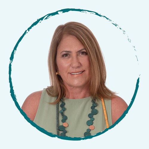 Empresaria, fundadora da Tidelli e da Casa da Lua pousada. Predidente do Instituto Tidelli.