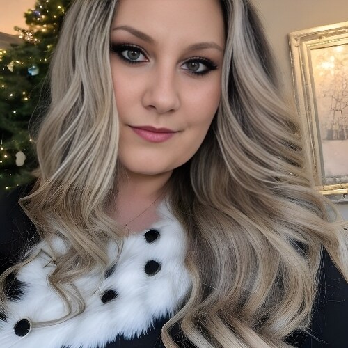 A mom, An American, A True Texan who loves God, Family, and my Pugs