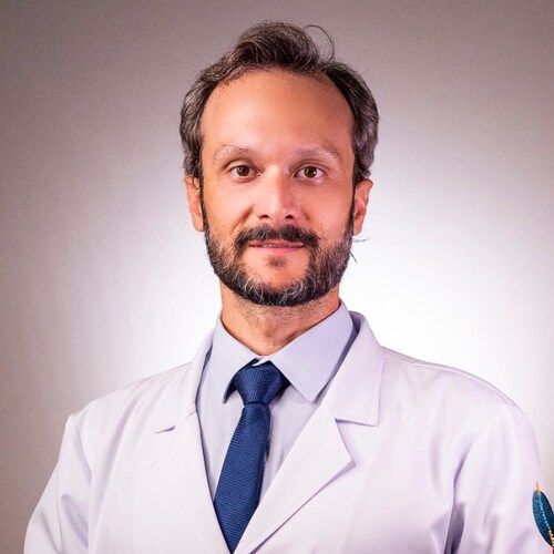 Medico CRM-MS 6240 
Ortopedista RQE-5120
Membro da SBOT
Especialização em Coluna 
Membro da SBC
MsC- Sta Casa SP
Especia...