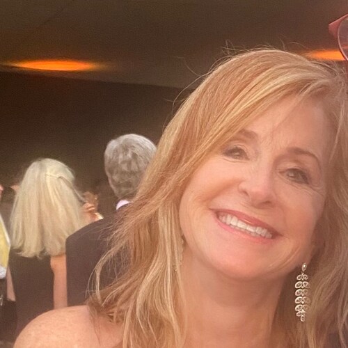 CRNA/Republican /MAGA/Mom/Ky Wildcat/Texan/Hilton Head island/Sports enthusiast/loyal follower Steve Bannon War Room/fre...