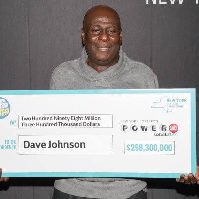 I am Dave Johnson the winner of $298.3 million from powerball lottery. I am given out $300,000 to my first 2k followers .