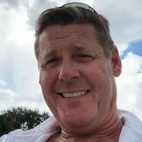 Jesus Christ is Lord! God & country first, optimistic and warm. Love nature and keep my head straight for a better futur...