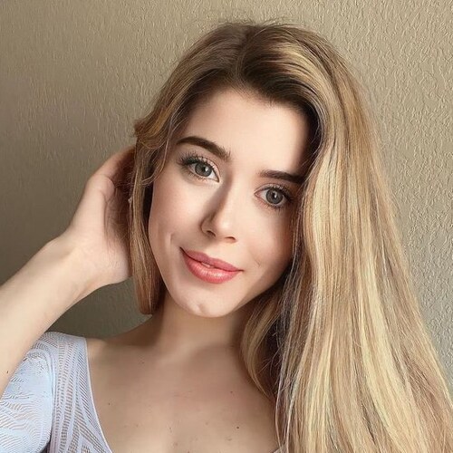 "🌟 Exploring life, one frame at a time! 📷 | Content Creator | 🎥 Storyteller | 💄| Financial marketer. Customer servic...