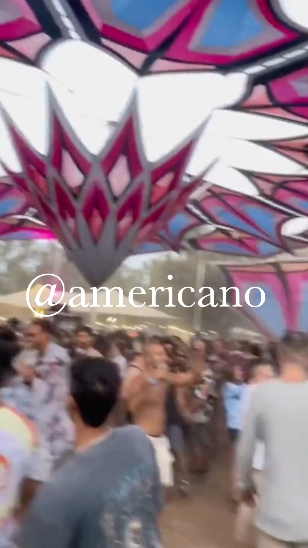 #Hamas Armed paragliders suprise Israeli and Forgein festival goers. #Israel #Palastine 