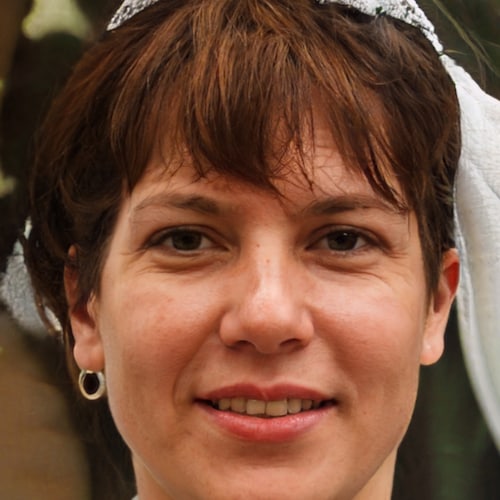 Woman who proudly declare herself as conservative.