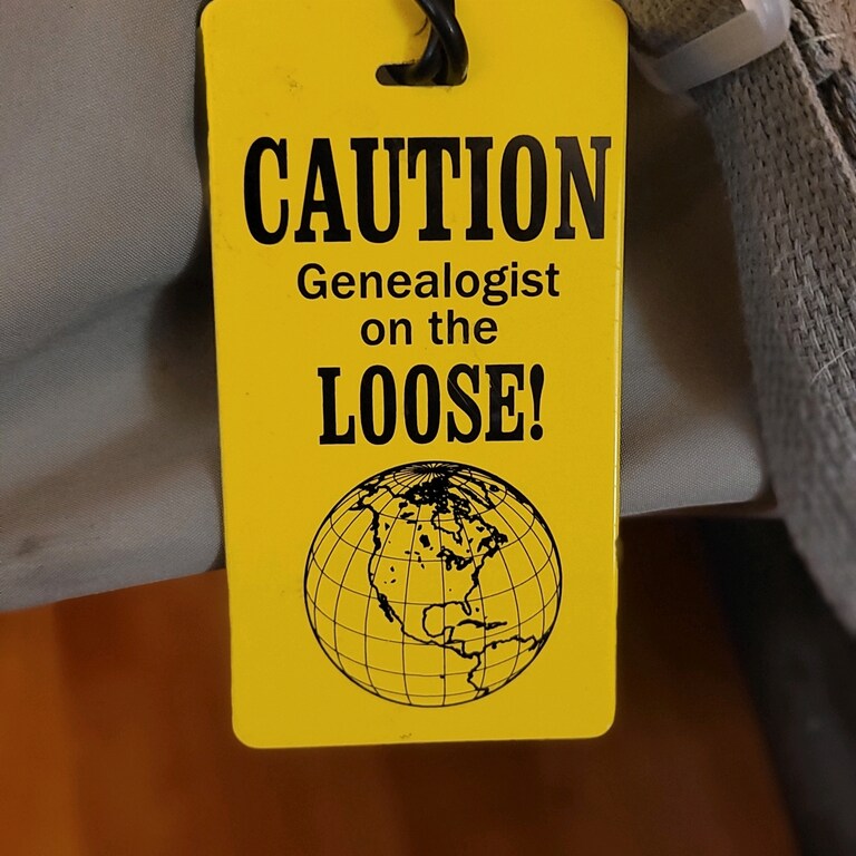 Sat next to a very nice lady on the train, who noticed my bookbag name tag. She told me she thought fossils very interesting, too! π #genealogy