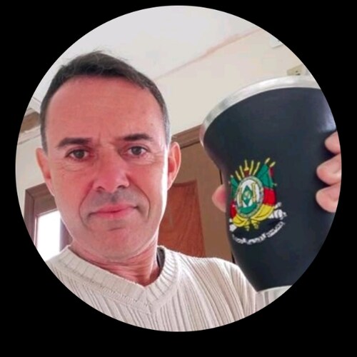 Gaúcho gremista e brasileiro 
🧉🇪🇪🇧🇷 ❤️💚💛
Chave Pix: 😉👍
gtjsantana@gmail.com