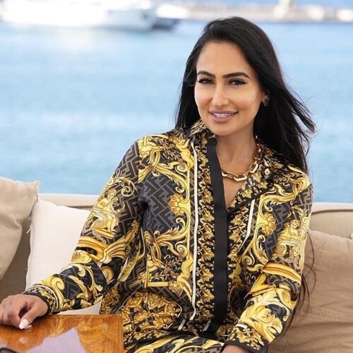 I am searching latest breaking, trending, viral news from world and information on top stories, weather, business, enter...