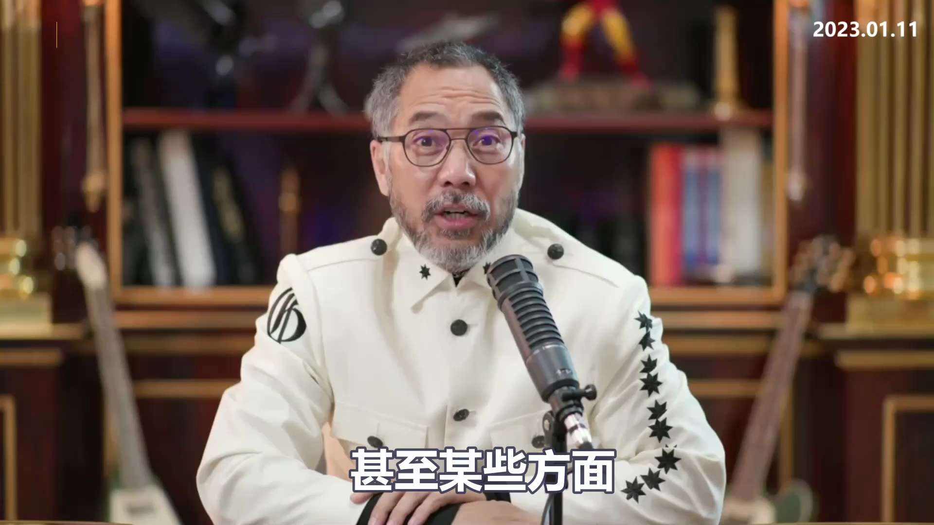 美国过去两年是坠崖式的堕落，司法系统、执法系统、立法系统、医疗、科学，一个这样的帝国，在两年就迅速堕落，是因为美国被传染上了中共的流氓的黑社会疾病。美国人对郭先生说，美国这个国家傲慢到从来不相信别人，...