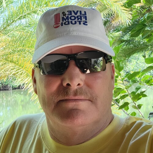 Proud American, teaching and raising  our child to love God, Family and Country.  Defender of our Constitution. Patriot.  Retired veteran 3rd Ranger Battalion.