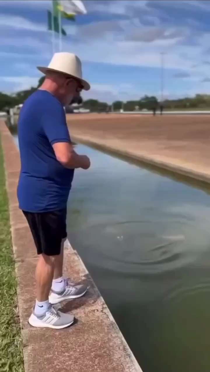 *... nem os peixes querem o pão que o diabo amassou*😈

 

