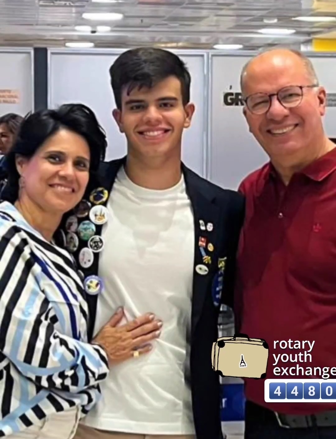 Texto do YEP4480:

Nosso chegadas e partidas começou na madrugada, o embarque do nosso querido Henri...