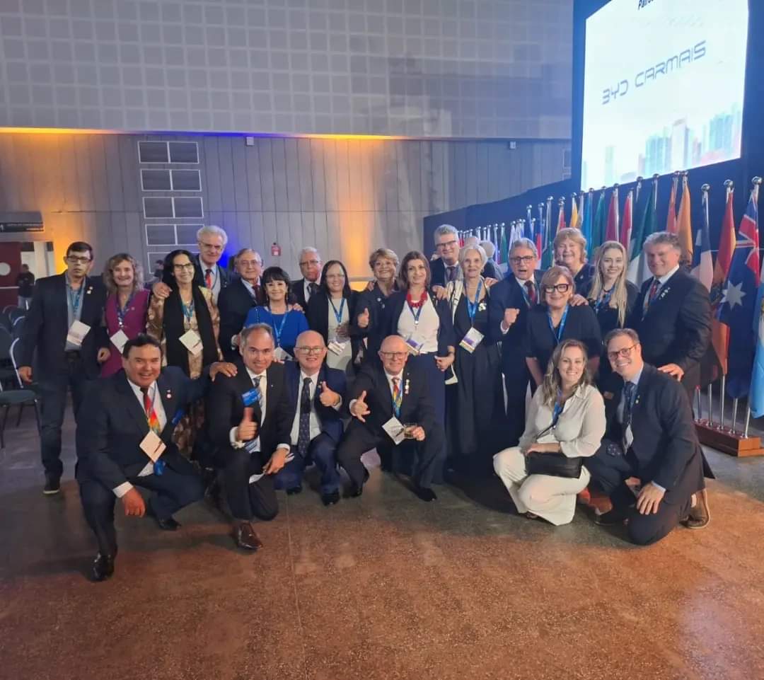 Texto do Gov. José Luiz Pavam:

Em Fortaleza, Ceará, reencontro de Govs. 2023-24 do Rotary Internati...