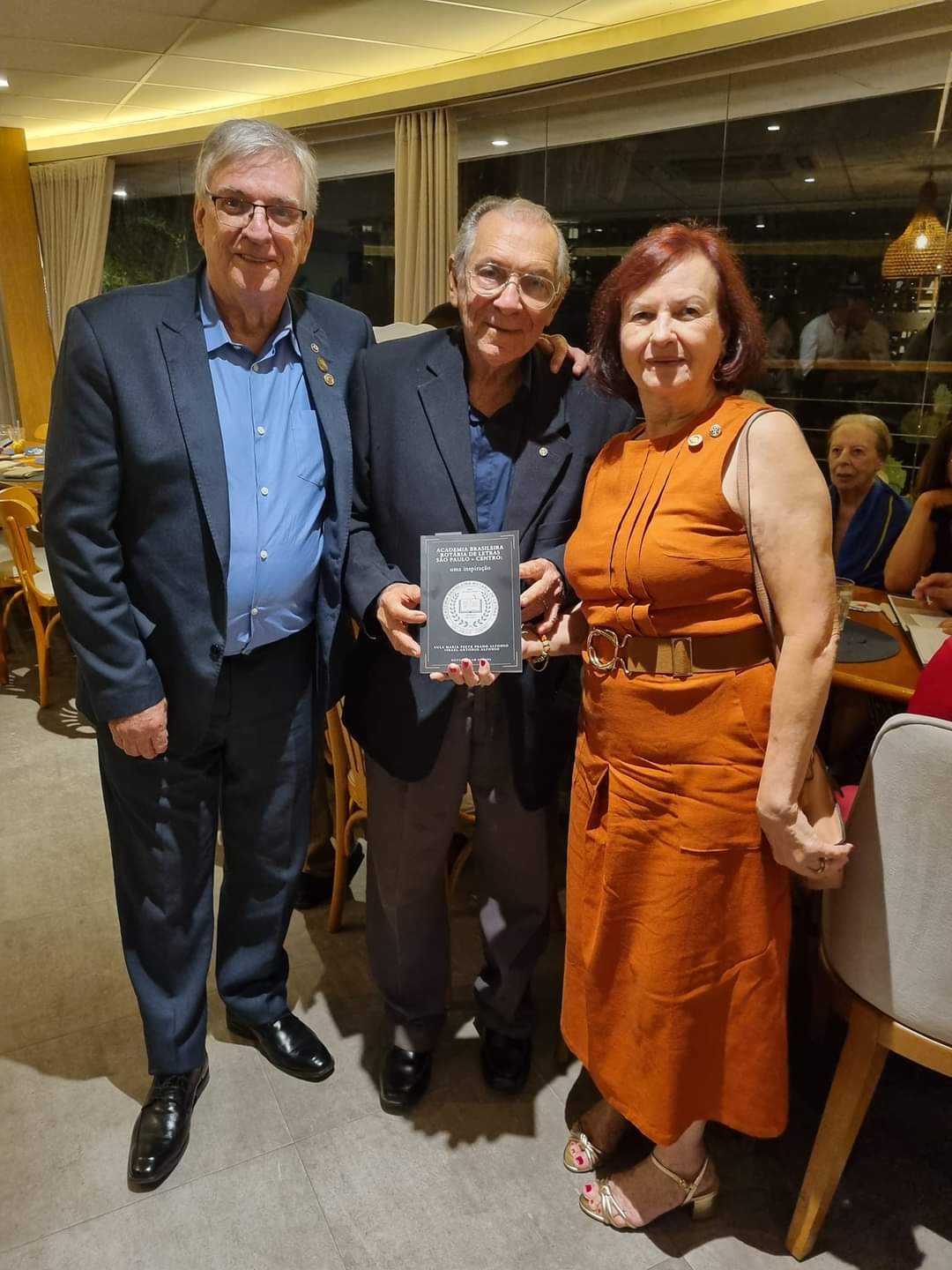 Texto do Gov. Israel Alfonso:

Em reunião no restaurante Isla Maré, em Fortaleza,  com a presença de...