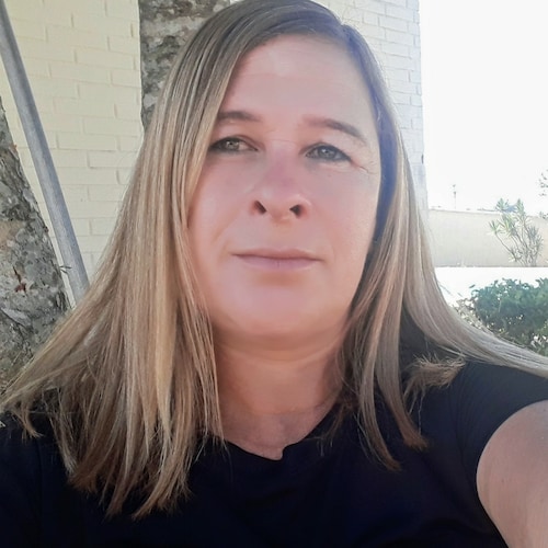 Me chamo Elisabete França nascida no  Rio de Janeiro, Atualmente moro em atibaia São Paulo, atualmente meu maior objetiv...