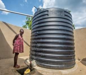 Texto do Rotary Brasil:

Colheita de água para reduzir a pobreza.

A grave escassez de água no sudes...