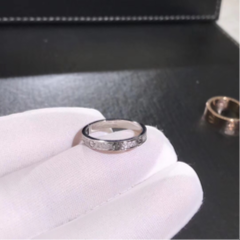 T Luxury là một thương hiệu nổi bật trong vực trang sức cao cấp tại Việt Nam, chuyên cung cấp các mẫu nhẫn Cartier chế t...