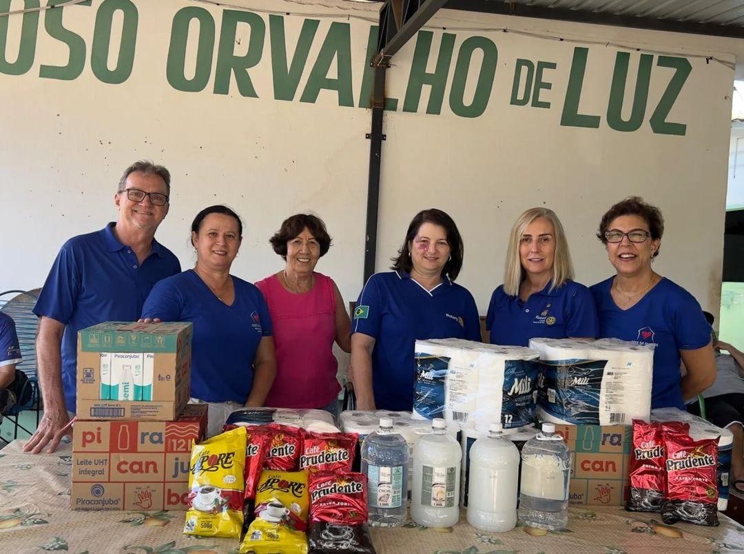 Na tarde do dia 15 de novembro foi realizada pela Casa da Amizade do Rotary Club de Santa Fé do Sul ...