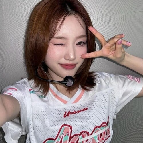 STAN LOONA
STAN TWICE
STAN (G)I-DLE
STAN NEWJEANS