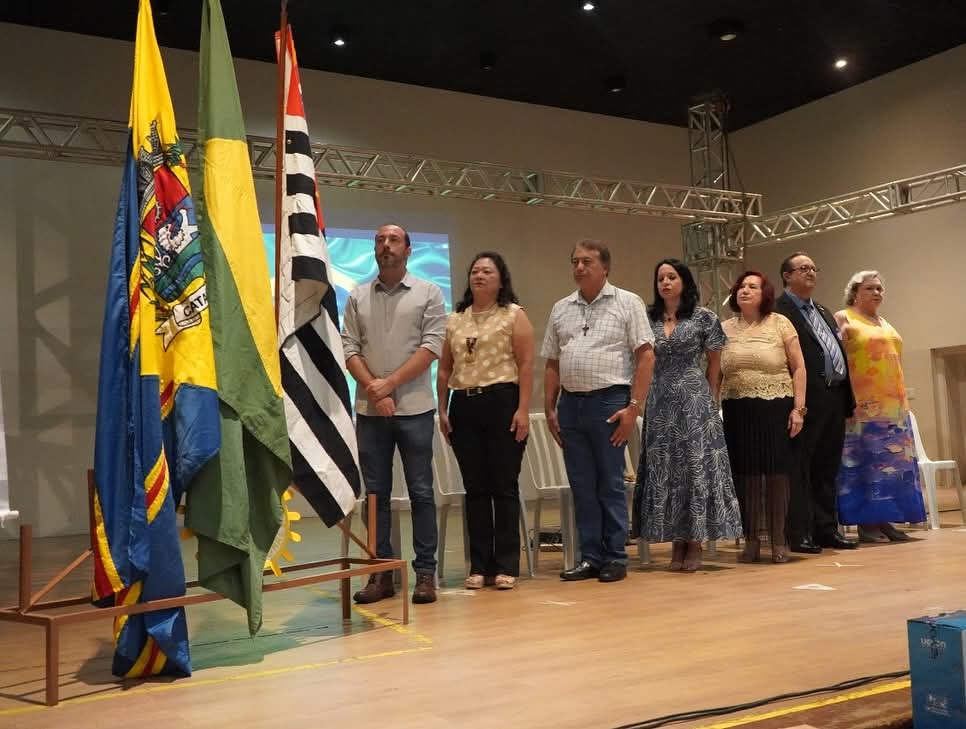 *Prefeito Padre Osvaldo participa da premiação do projeto “O Melhor Estudante de Catanduva e Região”...