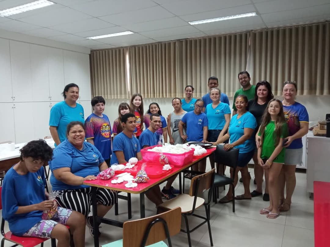 Na tarde desta Segunda- feira, 9 de Dezembro, o Rotary Kids de General Salgado esteve presente nas i...