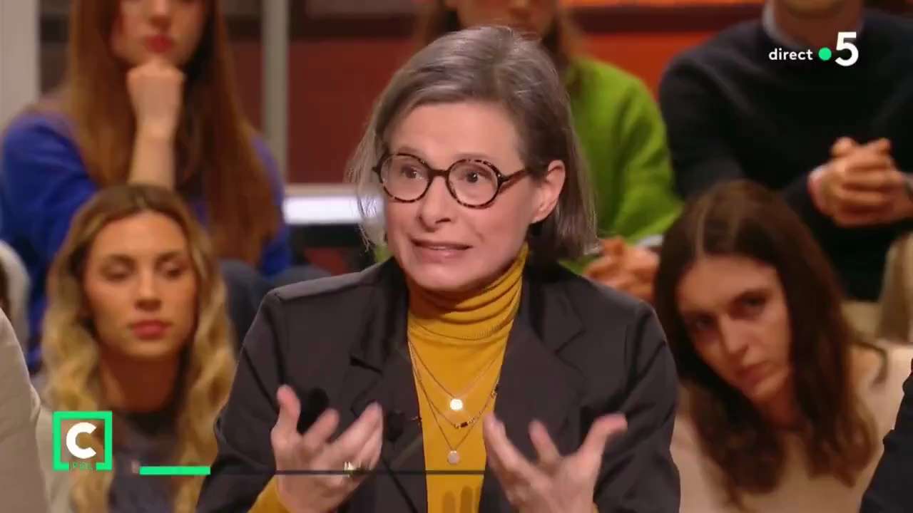 Mon dieu... Les taches.. 🤡
Vous pensiez avoir tout entendu de la part des gauchistes ? Et bien non....