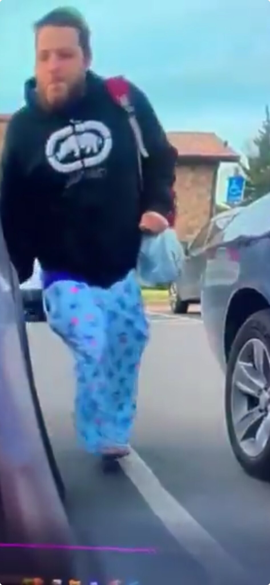 WITCHITA KANSAS…
TESLA VANDALISM ..
Identify this person call the local police 👮‍♀️  

