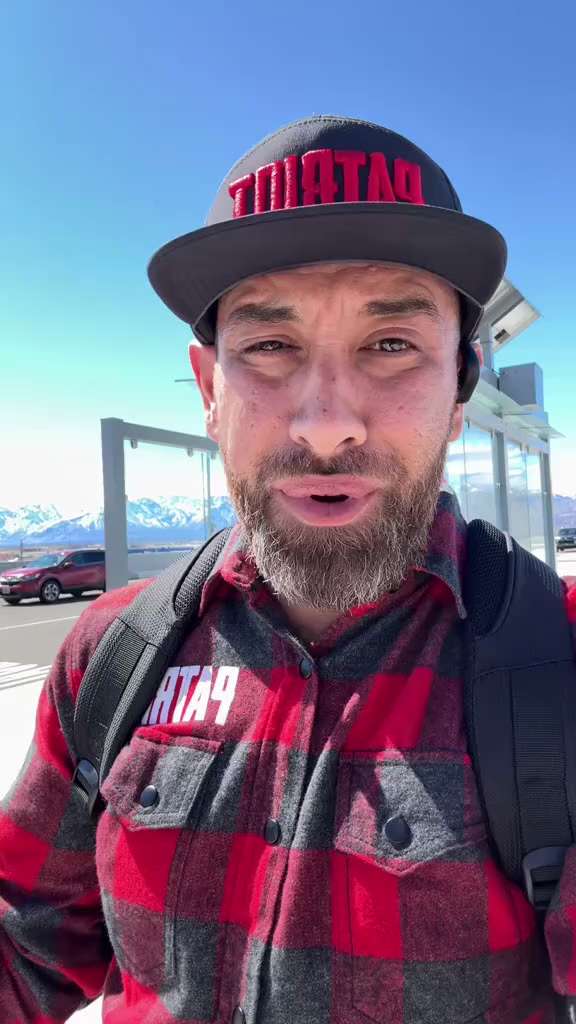 NEW SHOW TONIGHT "VIRAL AND VERIFIED" STARRING @ConservativeAnt

SUNDAY'S AT 9PM EST.
