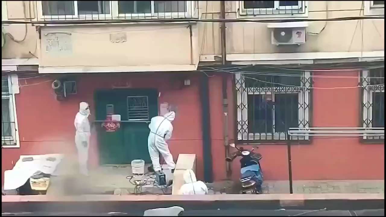 Three years ago today, during a pause in Shanghai's lockdown, several epidemic control workers welde...