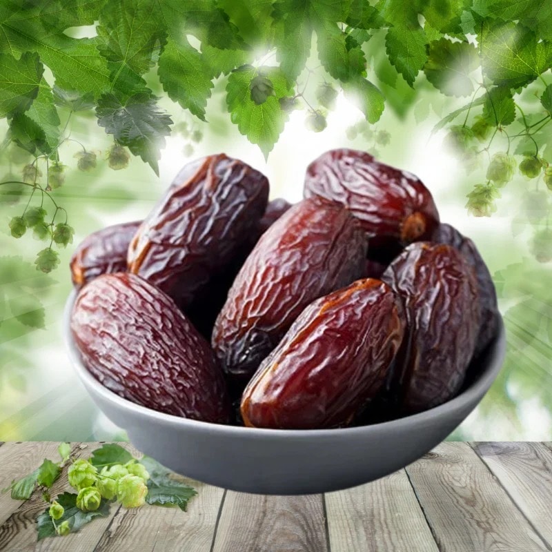 Dates with Milk: A Power-Packed Drink for Energy, Digestion & More

Dates are naturally rich in fibe...