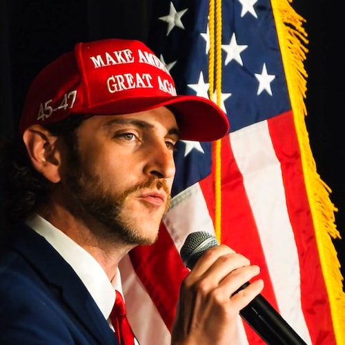 Captain Deplorable. Host - "UNGOVERNED" on LFA TV.  Constitutional Conservative. High Energy.  NY➡️TN. Trump's first RT on Truth Social. #unBEARables
