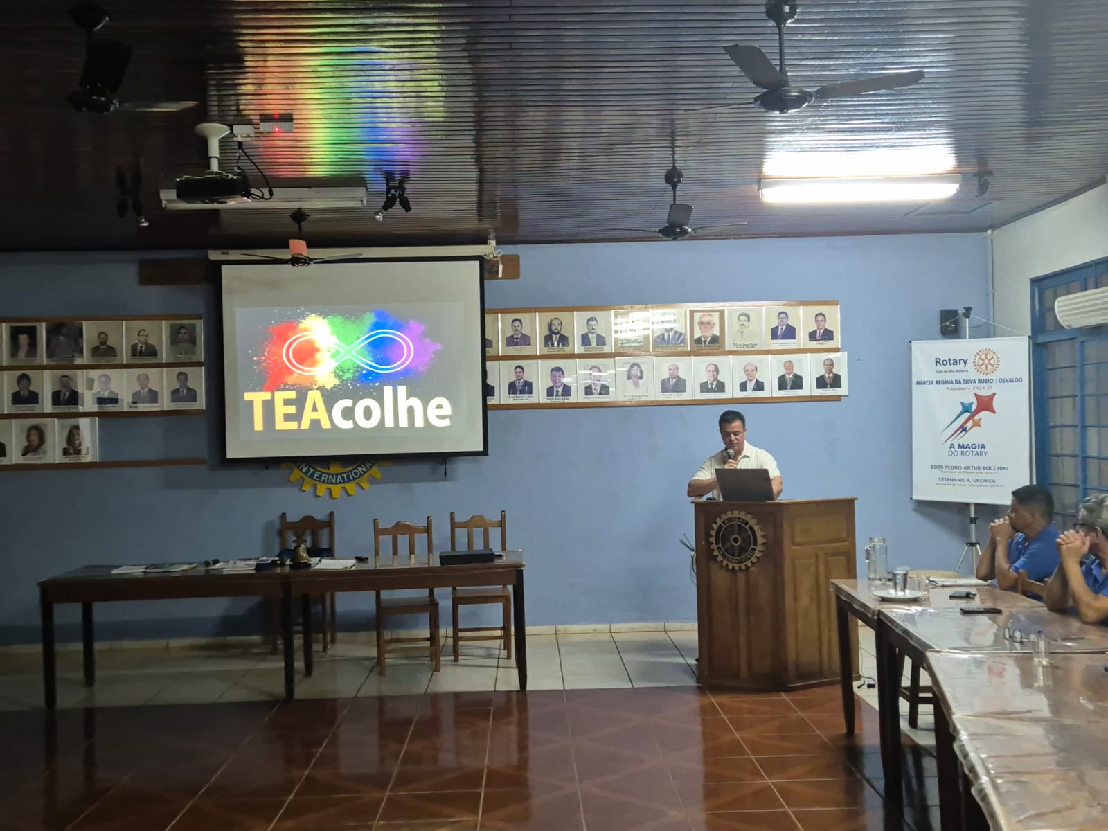 Texto do Rotary Club de Ilha Solteira:

No dia 08 de abril, tivemos a presença do fisioterapeuta Gus...