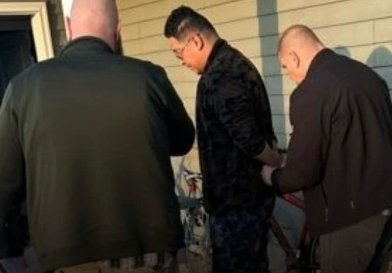 ARRESTED: Illegal alien Julio Cesar Henao-Cordoba — a 38-year-old citizen of Colombia — was arrested by ICE Philadelphia.
There’s a warrant for his arres