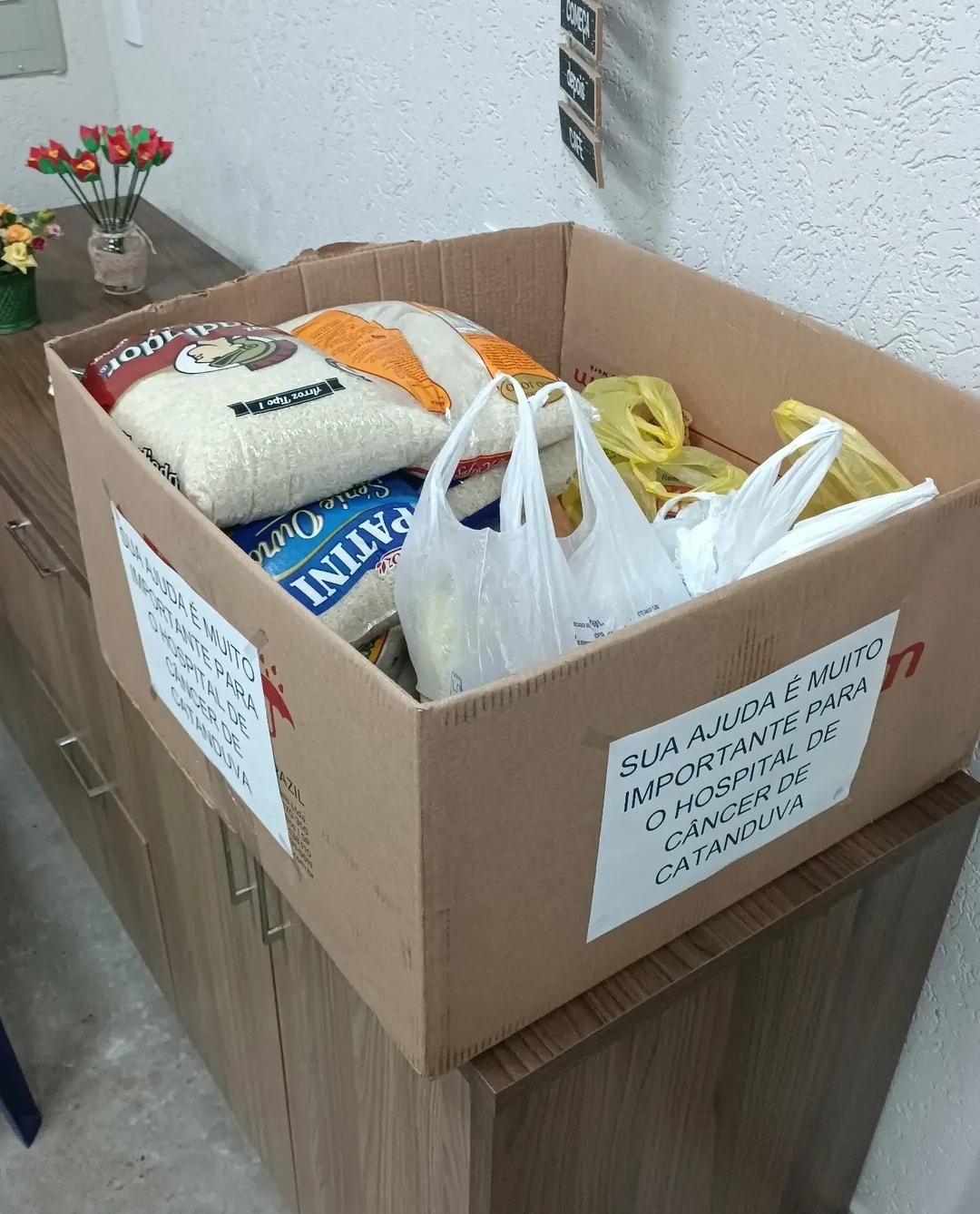Na tarde do dia 26, os amigos do Rotary Club de Urupês, além de colaborar com a Tarde Beneficente, t...
