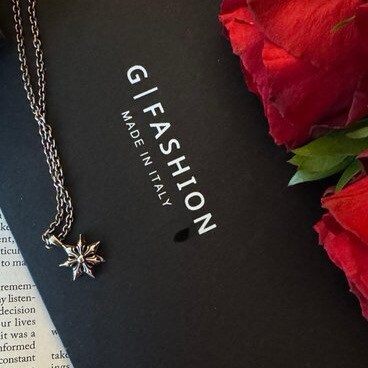 ong da re de da re de re so ha
要谦卑，因你的肉体生于尘土； 要高贵，是你的灵魂已归于星辰。就听七哥话😘