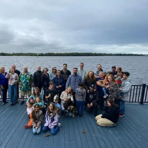 ONLY LOVE CONQUERS HATE..LOVE OUR VETS...HOMELESS VETS...HOMELESS ELDERLY

I AM NOT INTERESTED IN QTARDS AND THE AFFLICT...