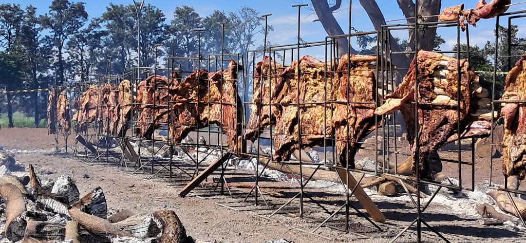 Texto de Roberto Pimentel Jr.

Hoje, como Pres. do Rotary Club de Jahu - Terra Roxa, quero dedicar u...