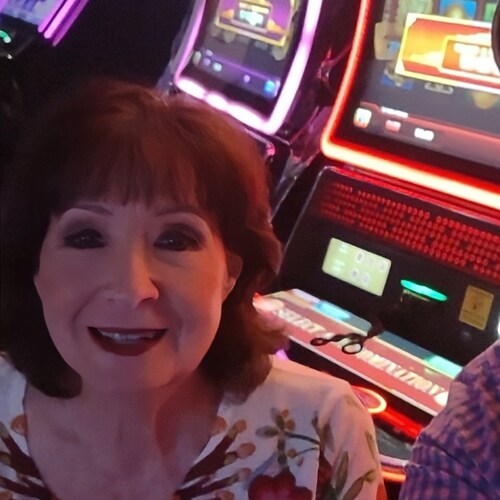 Christian, Southern cat lady and patriot.