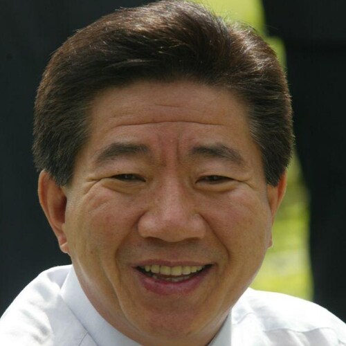 Please follow me
I post Roh Moo-hyun deepfake photos.