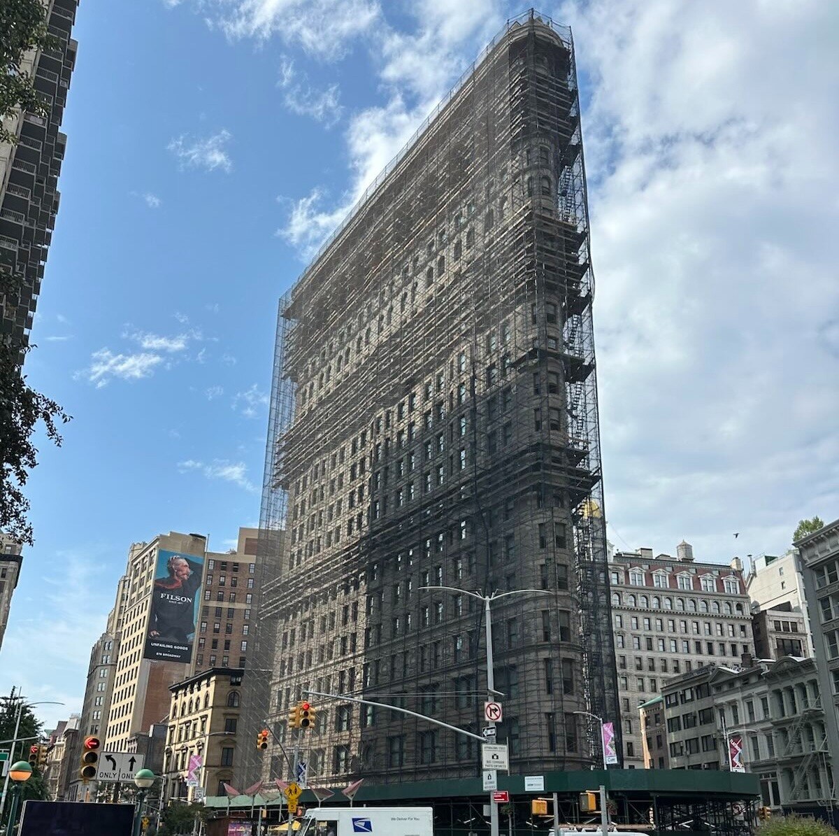 Food Review: Manhattan's Flatiron Building

https://themanhattan.press/2025/09/27/food-review-manhat...