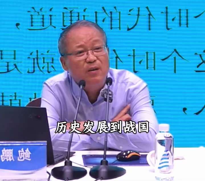 鲍教授讲法家这段太值得深思了：如果这个社会连装都不装了，公开的做不道义的恶，还要公开的炫耀这个恶，这世界就没希望了。法家就是把现实中的“作恶与坏”变成观念上的“正当”，把“黑暗”变成价值观中的“信念”...