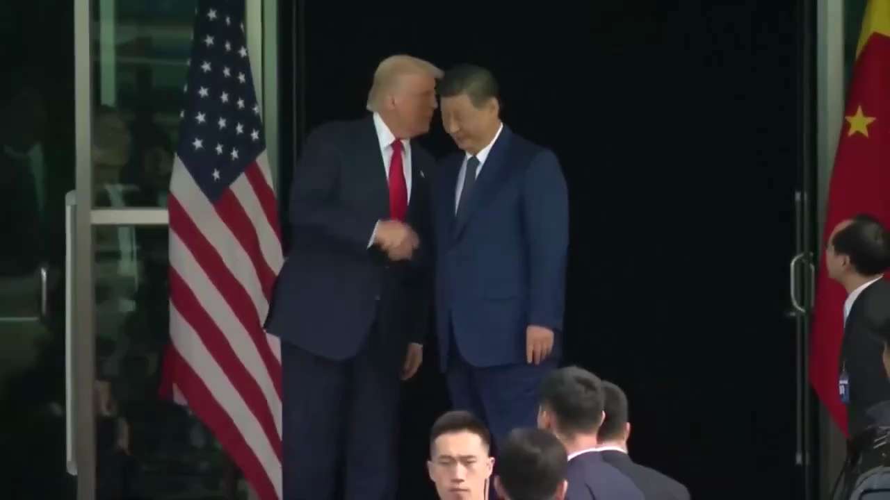 【美国之声--川习釜山会晤结束】韩国时间2025年10月30日上午，川普与习的会面结束，持续了1.5小时。 

随后川普总统登上飞机返美。 

#川习釜山会晤 #美国之声 #美国上海农场
