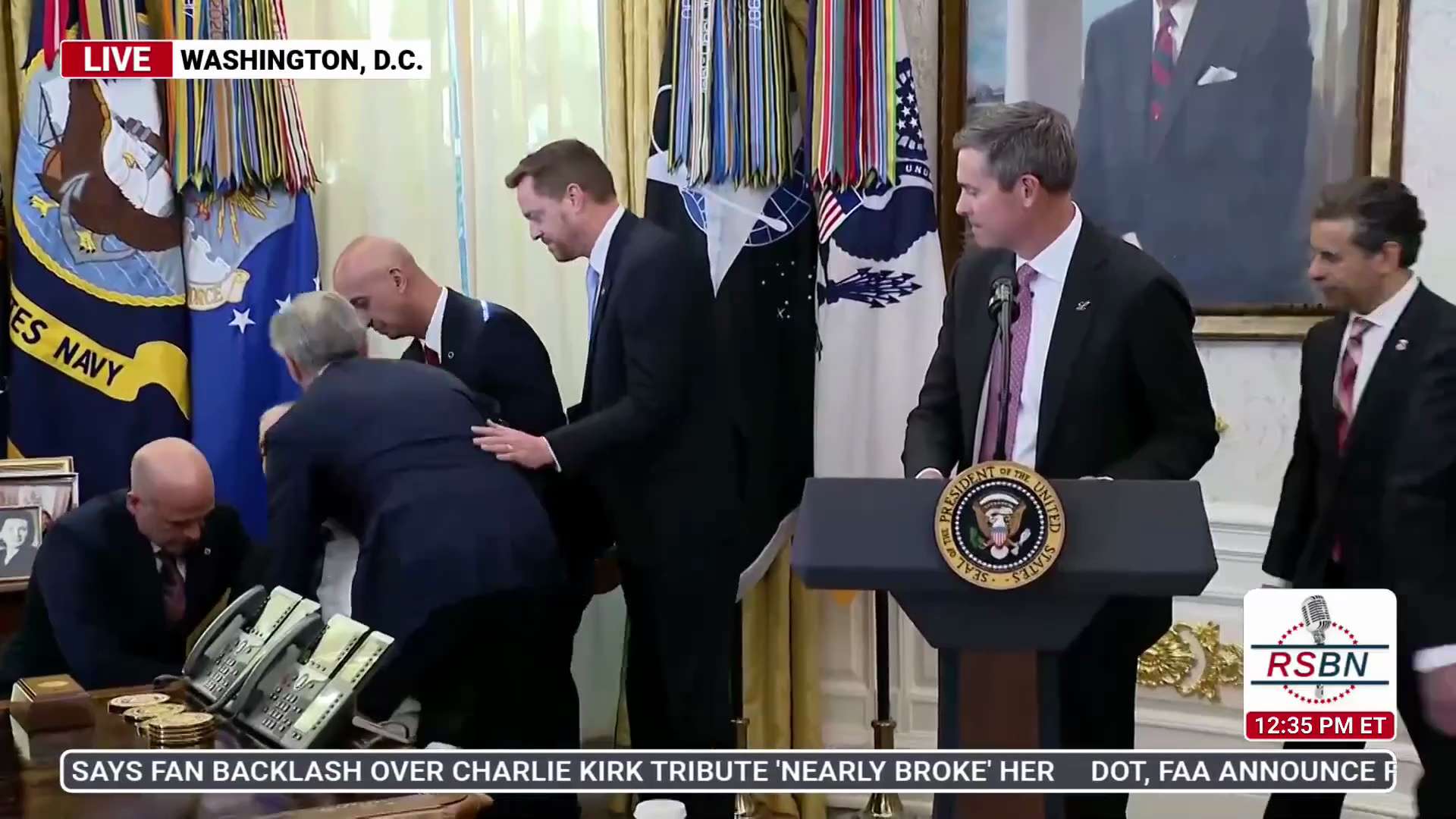 "Gordon" Just Collapsed at WH Press Conference
