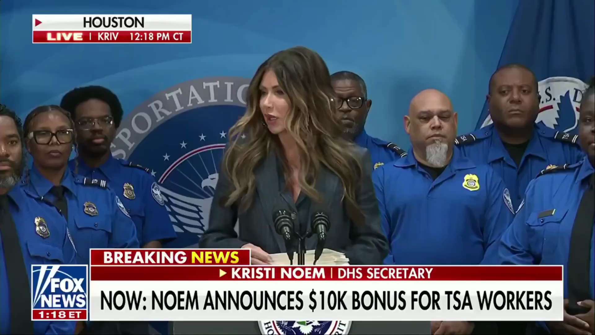 【美国之声--每人发$10,000奖金】2025年11月13日保守派媒体人索特（Nick Sortor）:

国土安全部长诺姆（Kristi Noem）正向在政府关门期间没有请病假的运输安全管理局（T...