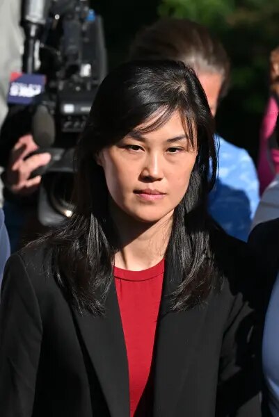 中共卧底特工孙雯：副州长比州长更听话

12月5日（秘密翻译组） —— 在中共卧底特工孙雯（Linda Sun）一案审判中，出示的证据显示：孙雯称凯西·霍楚（Kathy Hochul）比时任州长安德鲁...