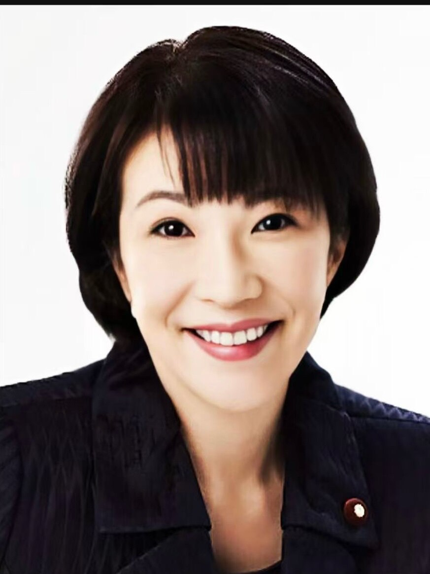 墙內的黄教授发帖问：
有什么好办法可以收拾高市早苗？
苦大仇深的中国网友瞬间不淡定了、留言如下：
- ﻿--让她买恒大的房子，买哪吒的车。
- ﻿--让她每天上班12小时休12小时，一个月休两天。
-...