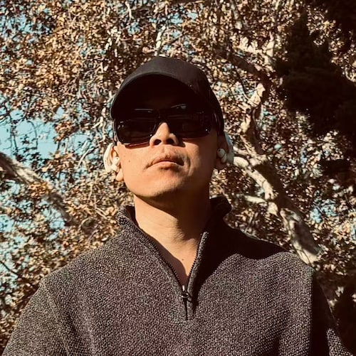 六根脱落，空性现前
一个新中国联邦人
一个传播佛法修行的练打坐的人
The CCP cannot represent the Chinese people because it is evil