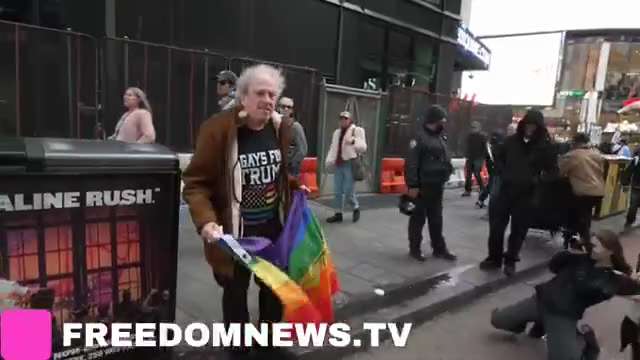 Nick Sortor

🚨 JUST IN: Groups of Trump supporters waving American flags have arrived to CONFRONT l...