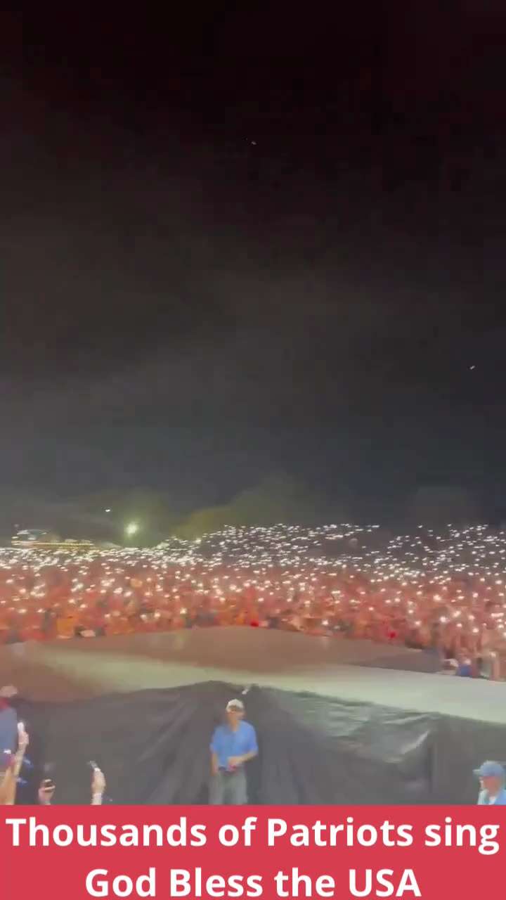 🚨 MUST WATCH: 
Thousands of Patriots sing God Bless the USA at a Kid Rock concert.🔥🔥