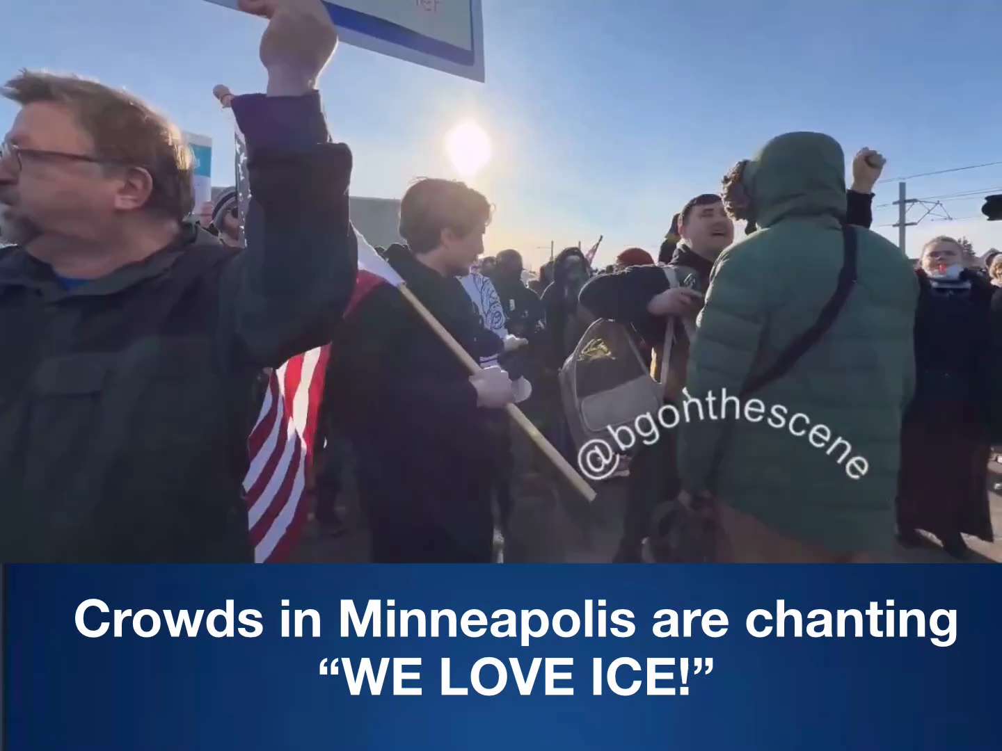 🚨 JUST IN: Crowds in Minneapolis are chanting “WE LOVE ICE!” while waving the American flag 🇺🇸

